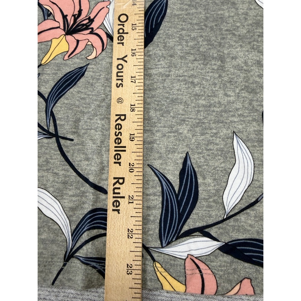 Liz Claiborne Womens Large Grey Heather Floral Lily Short Sleeve Top MSRP $32 - Picture 8 of 11